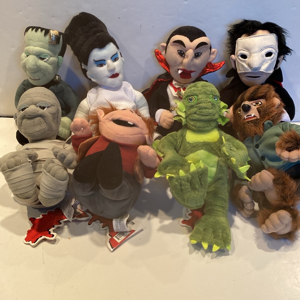 NWT & Vintage 1999 Universal Studios Set of 8 “Monsters”